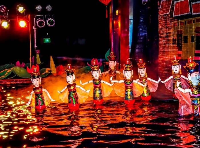 Thang Long Water Puppet Theatre family activity in Hanoi