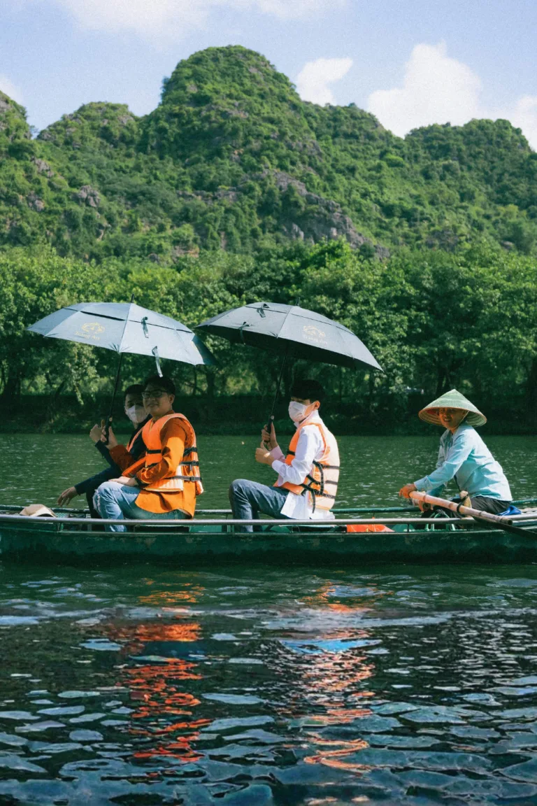 Ninh Binh Train Tour with Boat Ride and Lunch