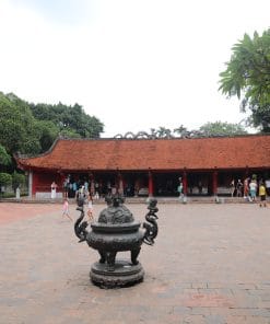 hanoi temple of literature hoa lo prison guided tour2 Hanoi: Temple of Literature & Hoa Lo Prison Guided Tour